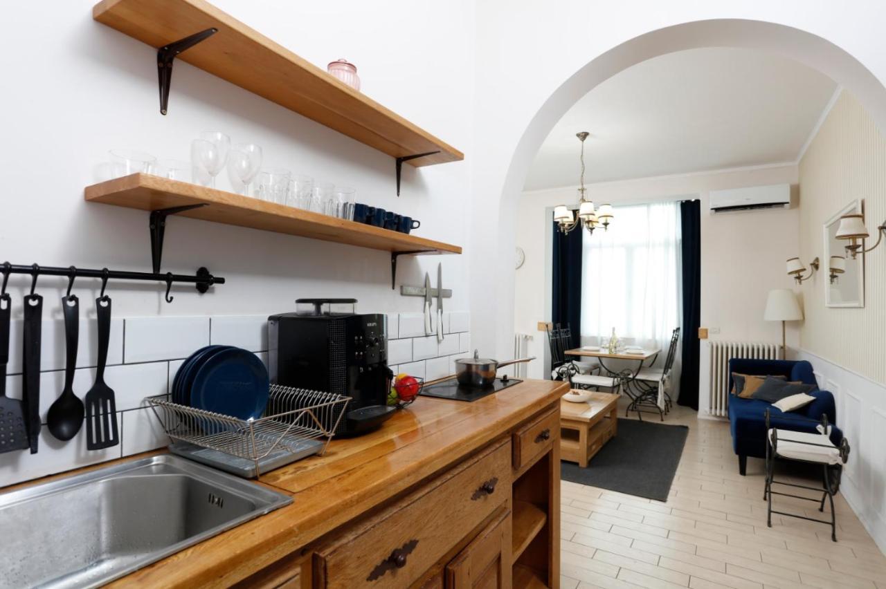 Classy 2 Bedroom Apartment In City Center Bucureşti Exterior foto